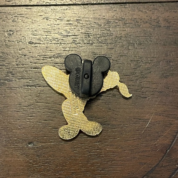 MICKEY MOUSE PIN DISNEY PAINTER ARTIST BRUSH PALATE PAINT RED SHIRT BLUE PANTS - Picture 2 of 4